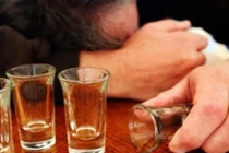 Điều tra vụ nghi ngộ độc rượu gây tử vong tại Đồng Tháp