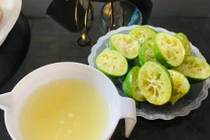 Nguy hiểm từ trào lưu giảm cân bằng nước chanh không pha loãng