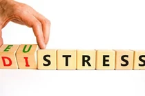 Nữ sinh 14 tuổi mắc tâm thần phân liệt thể paranoid