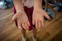 Nhiễm giun sán gây ảnh hưởng gì đối với sức khỏe?