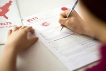 Vì sao mỗi trường đại học quy đổi điểm tiếng Anh IELTS một kiểu?