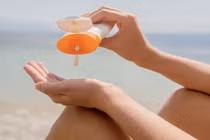 Đình chỉ lưu hành, thu hồi kem chống nắng LYZEEN bị xác định hàng giả