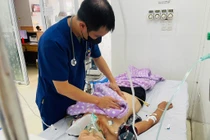 Tự tiêm thuốc tại nhà, nữ bệnh nhân 64 tuổi sốc phản vệ nguy kịch 