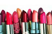 Tác hại từ son môi khiến bạn giật mình