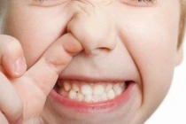 Phát hiện dị vật trong mũi bé gần 4 tuổi sau 2 ngày khó thở