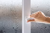 Chọn máy hút ẩm phù hợp để giữ không khí trong lành mùa nồm