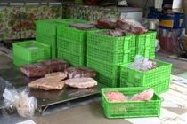 Phát hiện hơn 1,2 tấn thực phẩm không xuất xứ ở Hà Nam