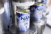 Hàng loạt siêu thị, sàn thương mại gỡ bỏ sữa NAN sau thông báo thu hồi