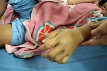 Bé gái 13 tuổi bị bạo hành tại Thái Nguyên đã hồi phục, chuyển trường mới