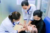 FDA xem xét lại an toàn liệu pháp phòng virus RSV cho trẻ sơ sinh