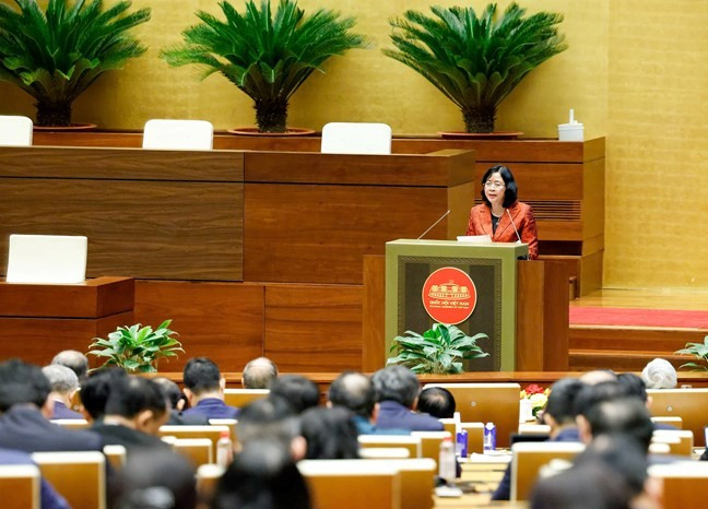 Bà Bùi Thị Minh Hoài, Ủy viên Bộ Chính trị, Bí thư Trung ương Đảng, Bí thư Đảng ủy Mặt trận Tổ quốc, các đoàn thể Trung ương, Chủ tịch Ủy ban Trung ương Mặt trận Tổ quốc Việt Nam trình bày chuyên đề “Phát huy sức mạnh đại đoàn kết toàn dân tộc trong sự nghiệp xây dựng, phát triển đất nước và bảo vệ Tổ quốc trong kỷ nguyên mới” tại Hội nghị trực tuyến toàn quốc nghiên cứu, học tập, quán triệt và triển khai thực hiện Nghị quyết Đại hội đại biểu toàn quốc lần thứ XIV của Đảng