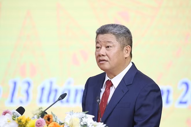 Phê chuẩn kết quả bầu Chủ tịch, Phó Chủ tịch UBND tỉnh Hưng Yên