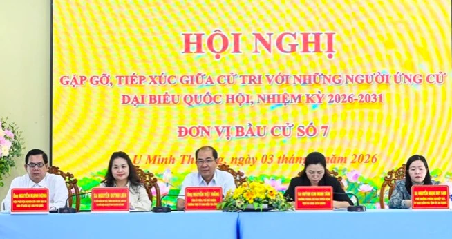 Ứng cử viên Nguyễn Quỳnh Liên tiếp xúc cử tri tại xã U Minh Thượng 