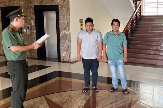 Bắt giữ nhóm làm giả con dấu, tài liệu qua mạng xã hội tại Quảng Trị