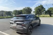 Chọn VinFast VF 6 là chiếc xe đầu đời, nữ chủ nhân chia sẻ