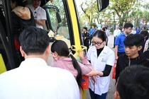 ‘Chuyến xe yêu thương’ cùng Long Châu mang Tết đến với bệnh nhân nghèo