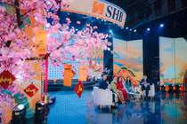 Hạnh phúc như nhân viên SHB: Vừa xem show xịn, vừa rinh lộc mang về