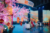 Hạnh phúc như nhân viên SHB: Vừa xem show xịn, vừa rinh lộc mang về