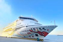 Dòng khách Trung Quốc trở lại: Cảng tàu quốc tế Hạ Long đón gần 2.000 khách