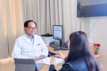 Chuyên gia sản khoa hơn 30 năm đồng hành cùng mẹ và bé