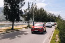 Chủ xe Việt: Đi Mercedes, BMW rồi lái VinFast VF 8 thấy sướng