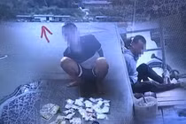 Phá đường dây mua bán ma túy bằng ca nô ở giữa sông Hồng