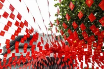 Phố phường Hà Nội rực rỡ sắc cờ chào đón ngày lễ lớn của dân tộc