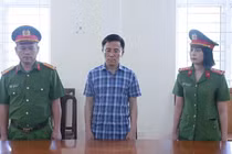 Mức án nào cho Chủ tịch xã để hư hỏng hàng trăm tấn xi măng?