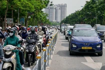 Hà Nội phân làn đường Võ Chí Công… giảm ùn tắc 