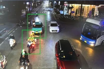 CSGT Hà Nội mở đường đưa sản phụ đau ruột thừa cấp cứu khẩn cấp 