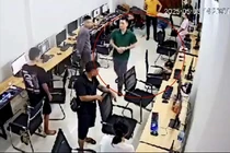 Hà Nội tạm đình chỉ công tác đối với 2 cán bộ Công an