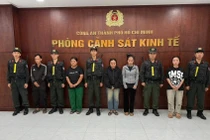 Khởi tố nhóm đối tượng sản xuất dầu gió giả sử dụng hóa chất trôi nổi