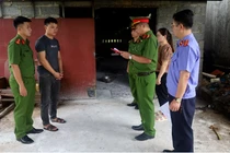 2 đối tượng giết mổ, tiêu thụ thịt lợn nhiễm bệnh ở Lạng Sơn bị khởi tố 