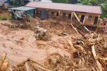 Bão số 11 suy yếu thành áp thấp nhiệt đới, nhiều tỉnh nguy cơ lũ quét, sạt lở