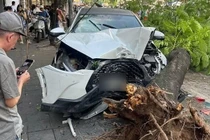 Tai nạn liên hoàn trên phố Hà Nội, tài xế là nữ