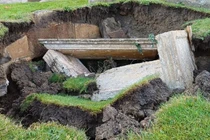 Mộ cổ thế kỷ 18 sụp đổ hé lộ hầm mộ bí ẩn dưới lòng đất