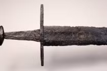 Phát hiện Kiếm cổ 1.000 năm dưới sông, hé lộ bí ẩn chấn động