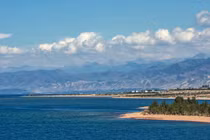 Phát hiện thành phố thời Trung cổ bí ẩn dưới hồ Issyk-Kul