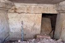 Khai quật mộ cổ giới thượng lưu La Mã, sửng sốt cảnh tượng bên trong