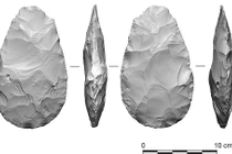 Công cụ mài rìu từ xương voi cổ nhất thế giới được phát hiện ở Anh