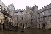 Những chuyện rùng rợn tại lâu đài cổ Anh