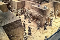 Sốc: Tượng đất nung nghìn năm tuổi trong mộ vua Tần bị xô vỡ