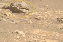 NASA phát hiện tảng đá bí ẩn trên sao Hỏa
