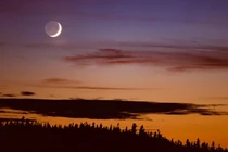 Ngắm Trăng lưỡi liềm tuyệt đẹp từ 22 - 24/12