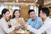 Người EQ cao nói gì để từ chối lời mời ăn tối?