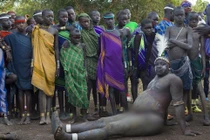 Bộ tộc kỳ lạ, nam giới bụng càng béo càng hấp dẫn