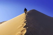 Bí ẩn âm thanh ma quái tại cồn cát Kazakhstan