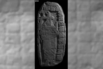 Vén màm bí ẩn tấm bia đá 1.400 tuổi của người Maya