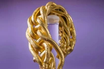 Tìm thấy báu vật Viking nghìn năm tuổi bằng máy dò kim loại