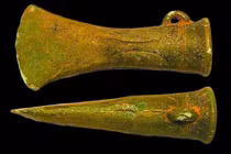 Phát hiện rìu 3.000 năm tuổi từ thiên thạch ở Indonesia